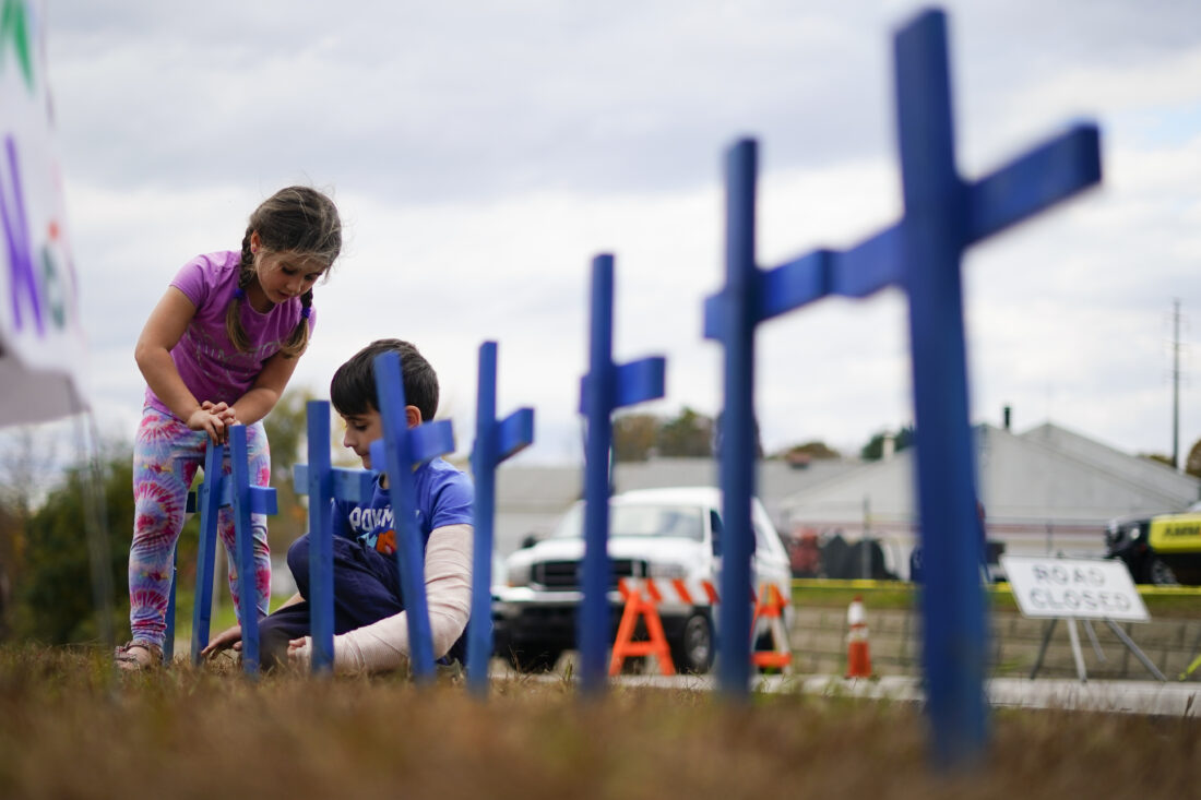 Residents of Maine gather to pray and reflect, days after mass shooting | News, Sports, Jobs - Vimarsana News